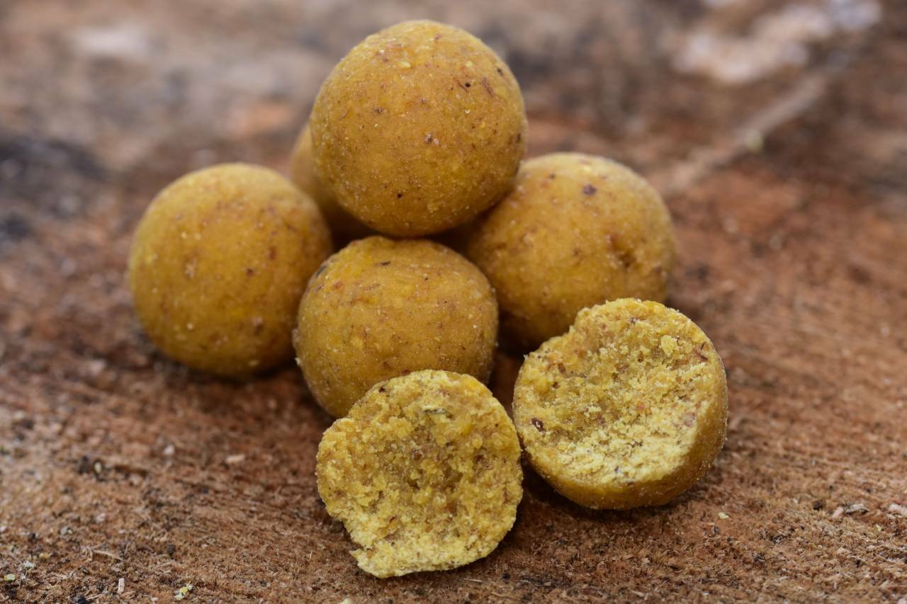 Dynamite Baits Big Fish Sweet Tiger & Corn Boilies Liquid Pop-Ups